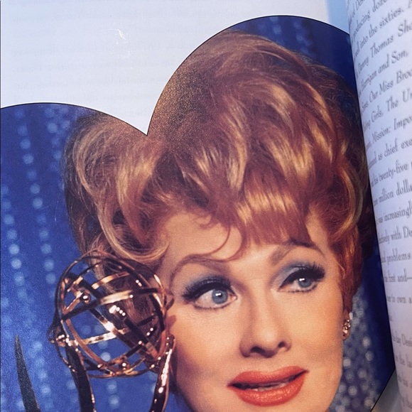 I Love Lucy: The Complete Picture History Book - Picture 7 of 8
